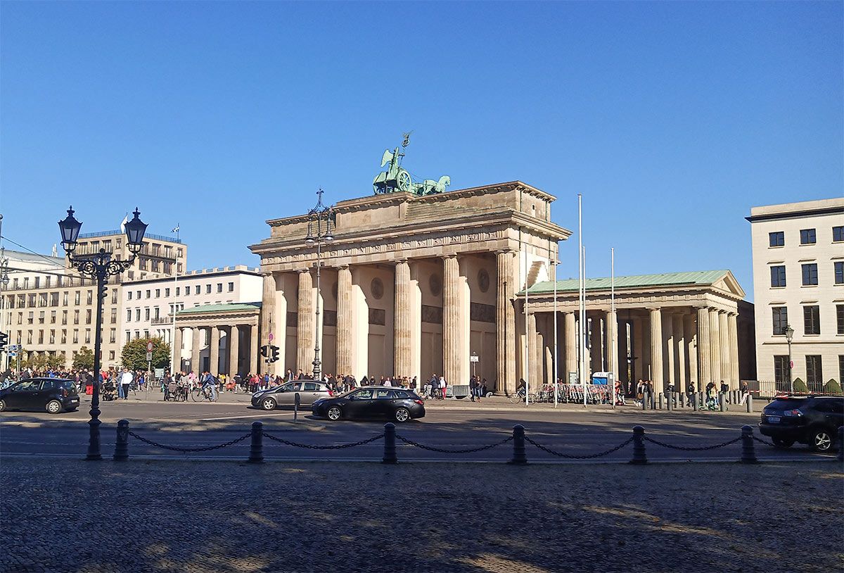 Berlin0004 Puerta de Brandenburgo